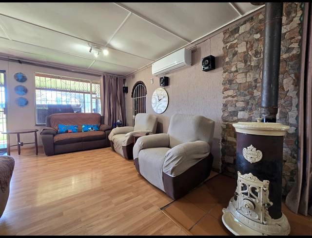 19,348M² SMALLHOLDING FOR SALE IN DE DEUR